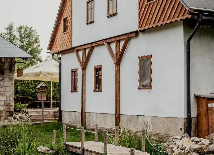 Abeluv Mlyn בית הארחה 3*